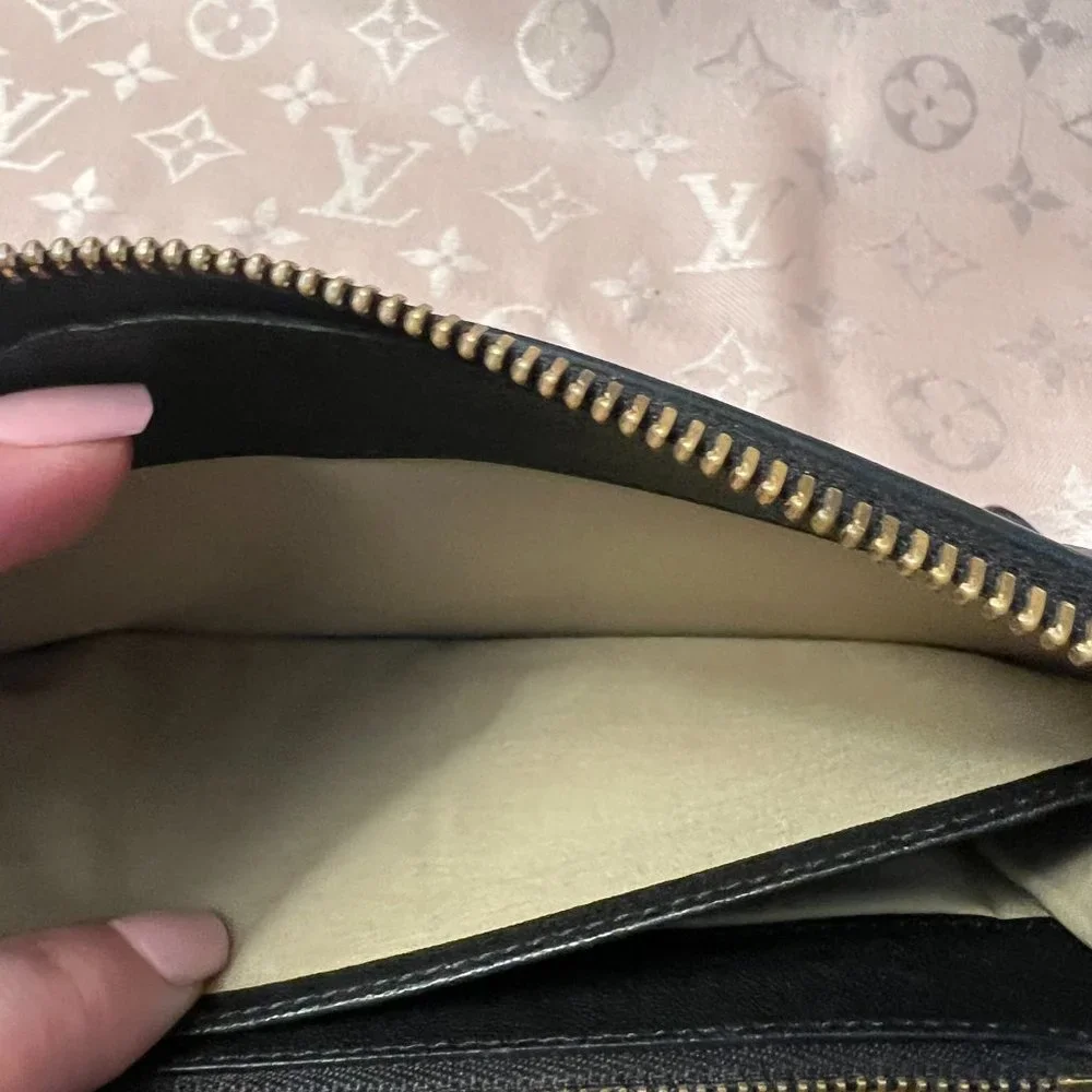 CHLOE Elsie Long Black Leather Wallet with Gold Tone Hardware - Picture 8 of 12